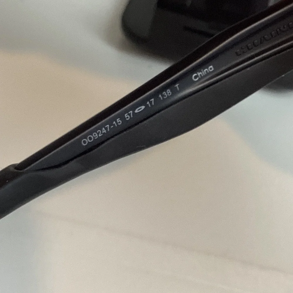 Oakley Chainlink Sunglasses Matte Black Grey Polarized OO9247-15 57mm